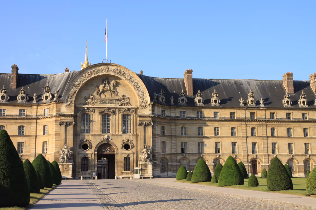 Explore les invalides in Paris
