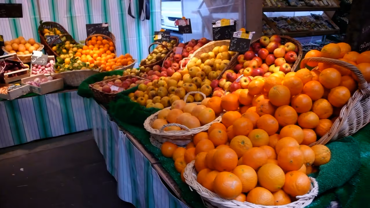Raspail organic market market in Paris