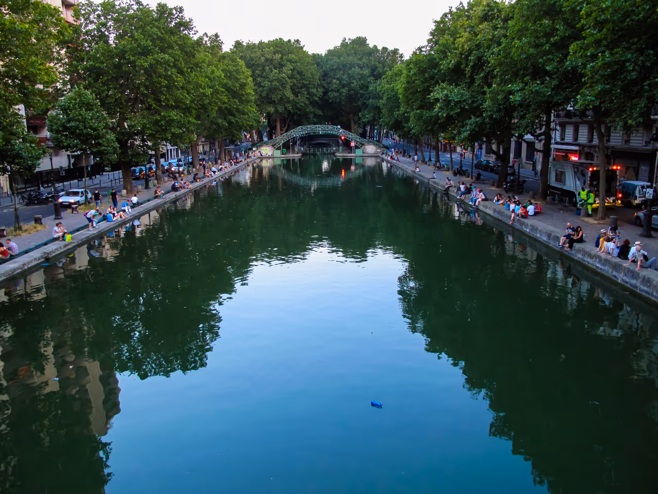 Canal saint-martin nightlife nightlife spot in Paris