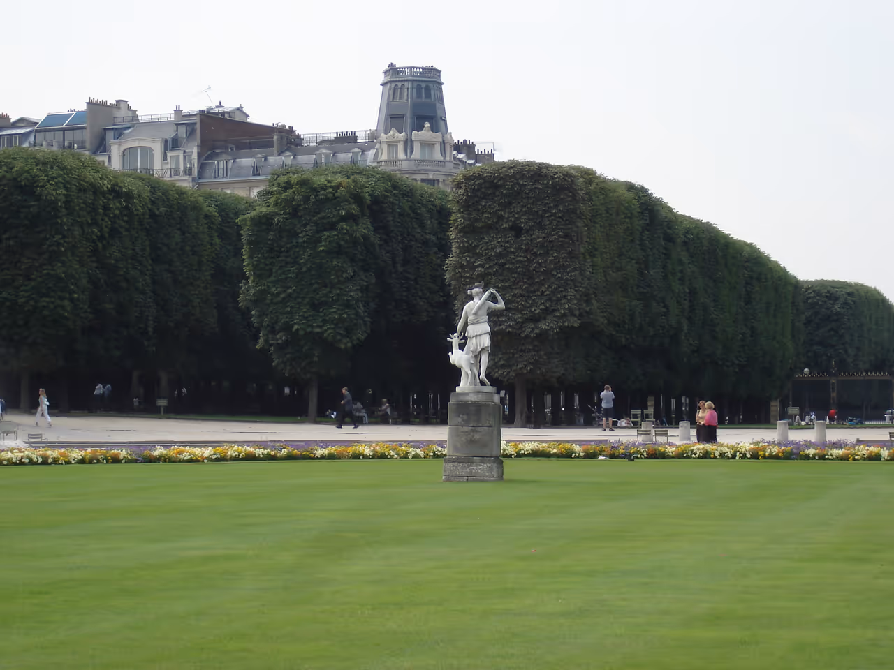 Summer highlight in Paris