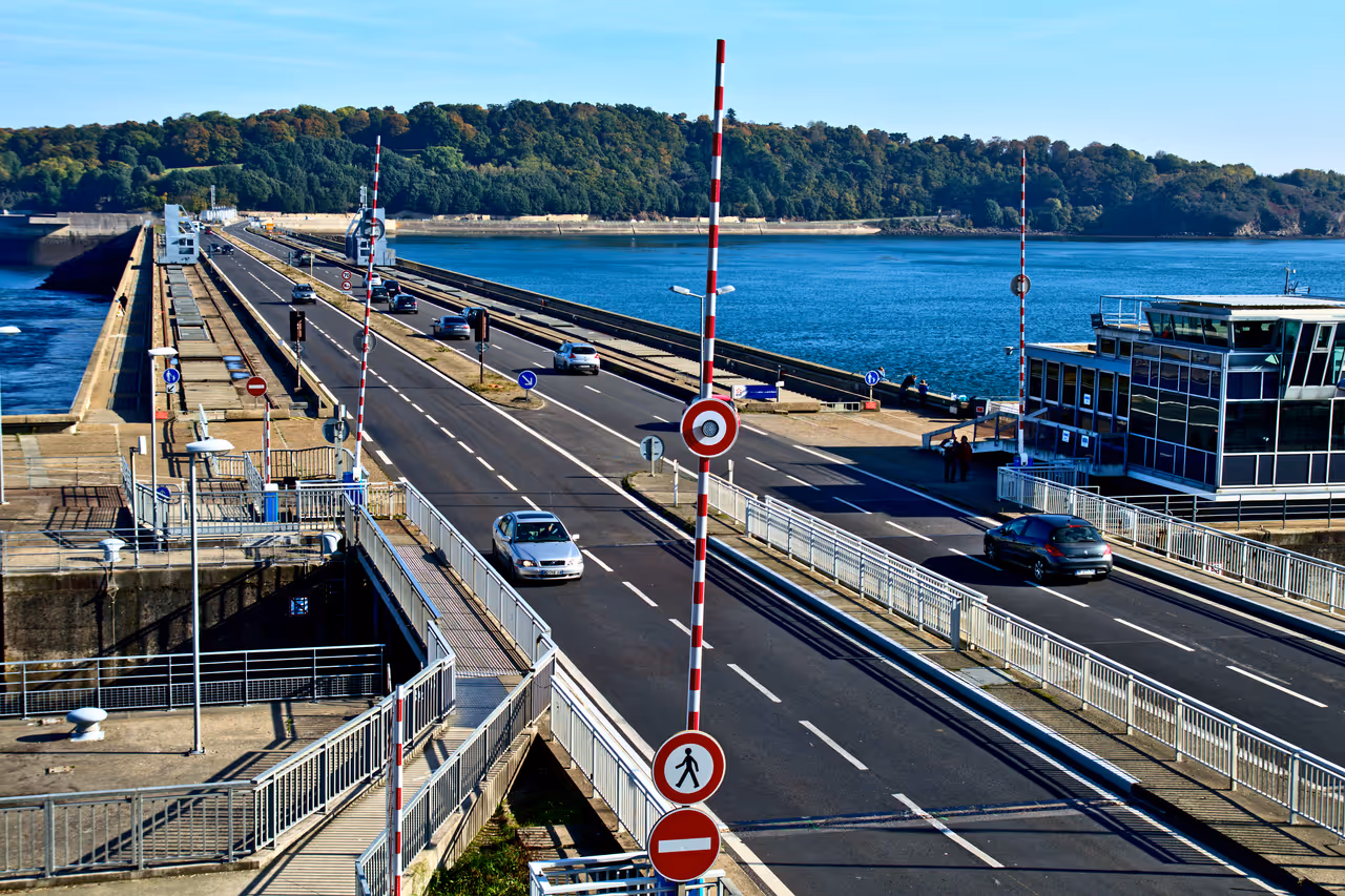 Rance tidal power plant, Saint-malo