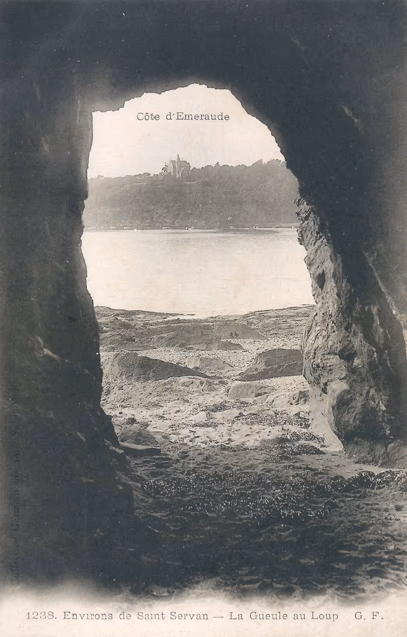 Wolf's mouth cave, Saint-malo
