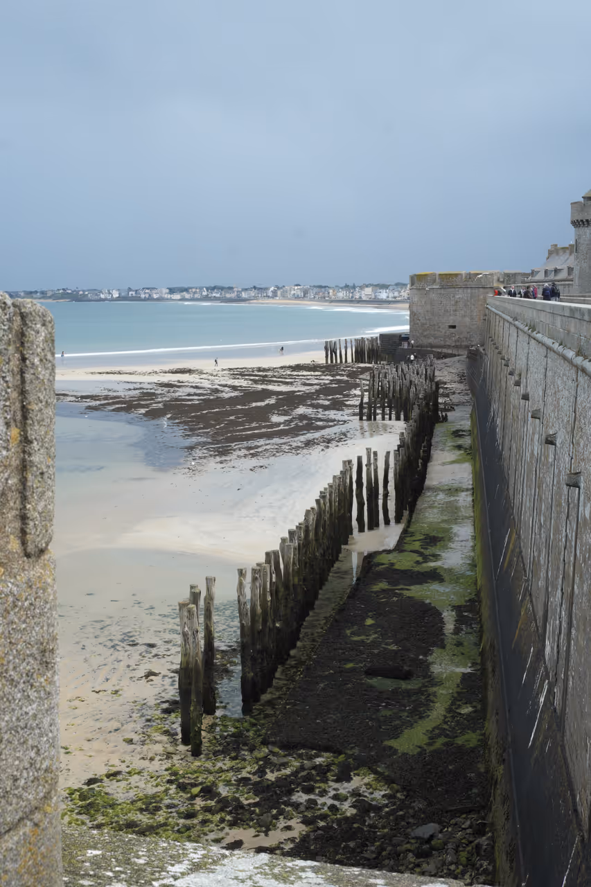Timber breakwaters, Saint-malo
