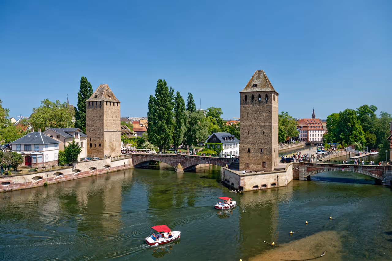 Covered bridges of Strasbourg, boats on its river