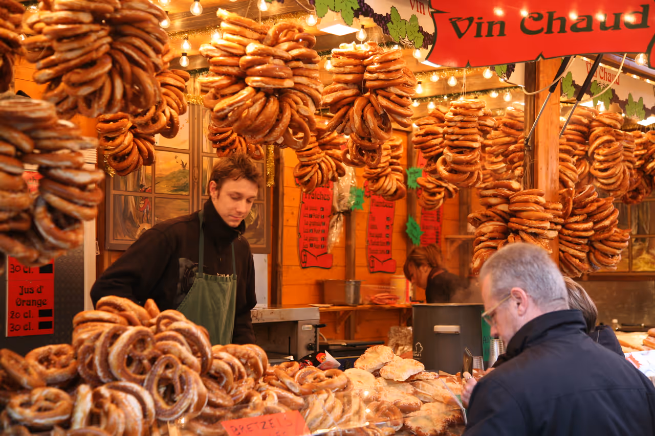 Man selling bagels 