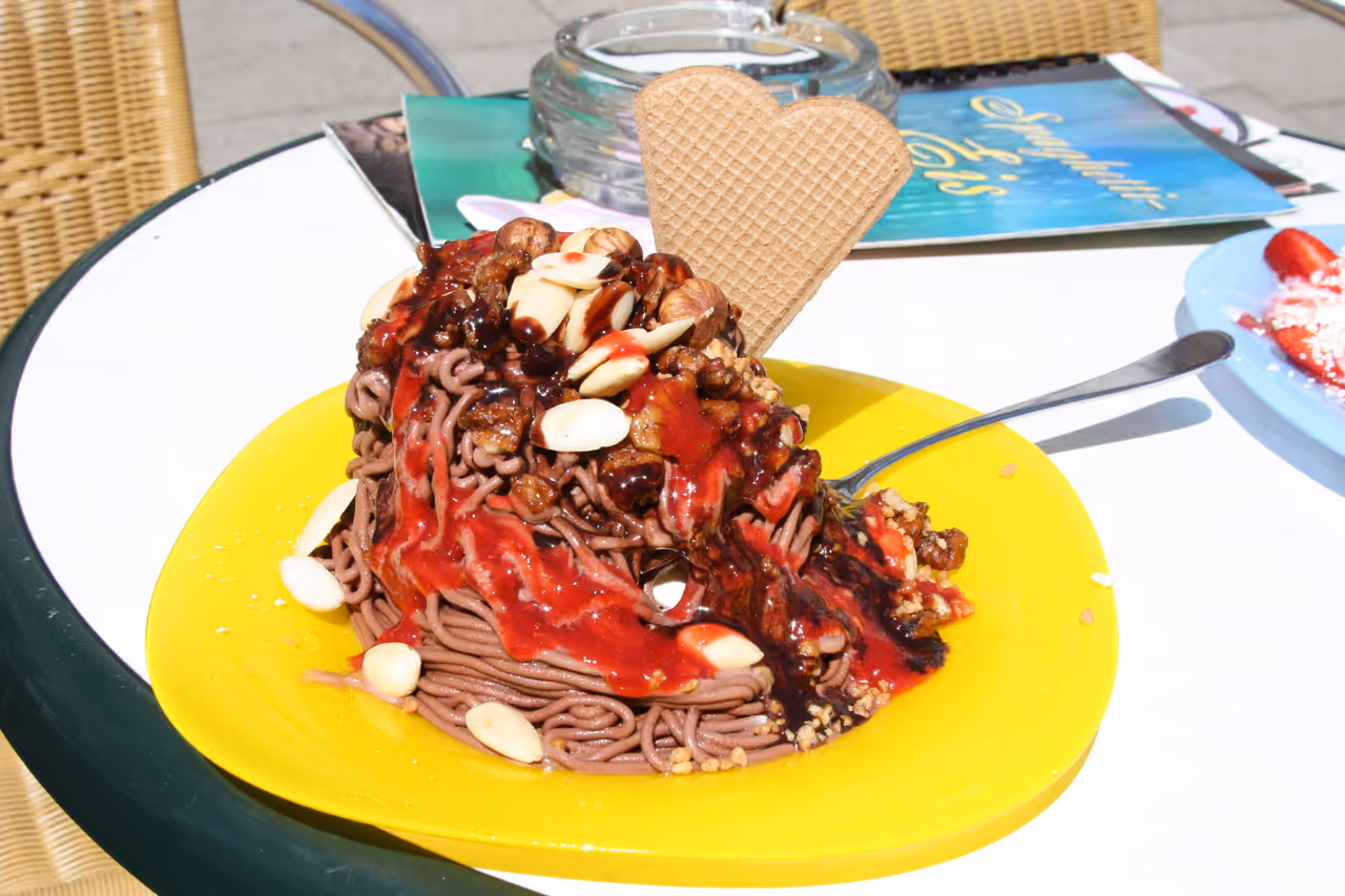 Spaghetti ice cream food in Würzburg