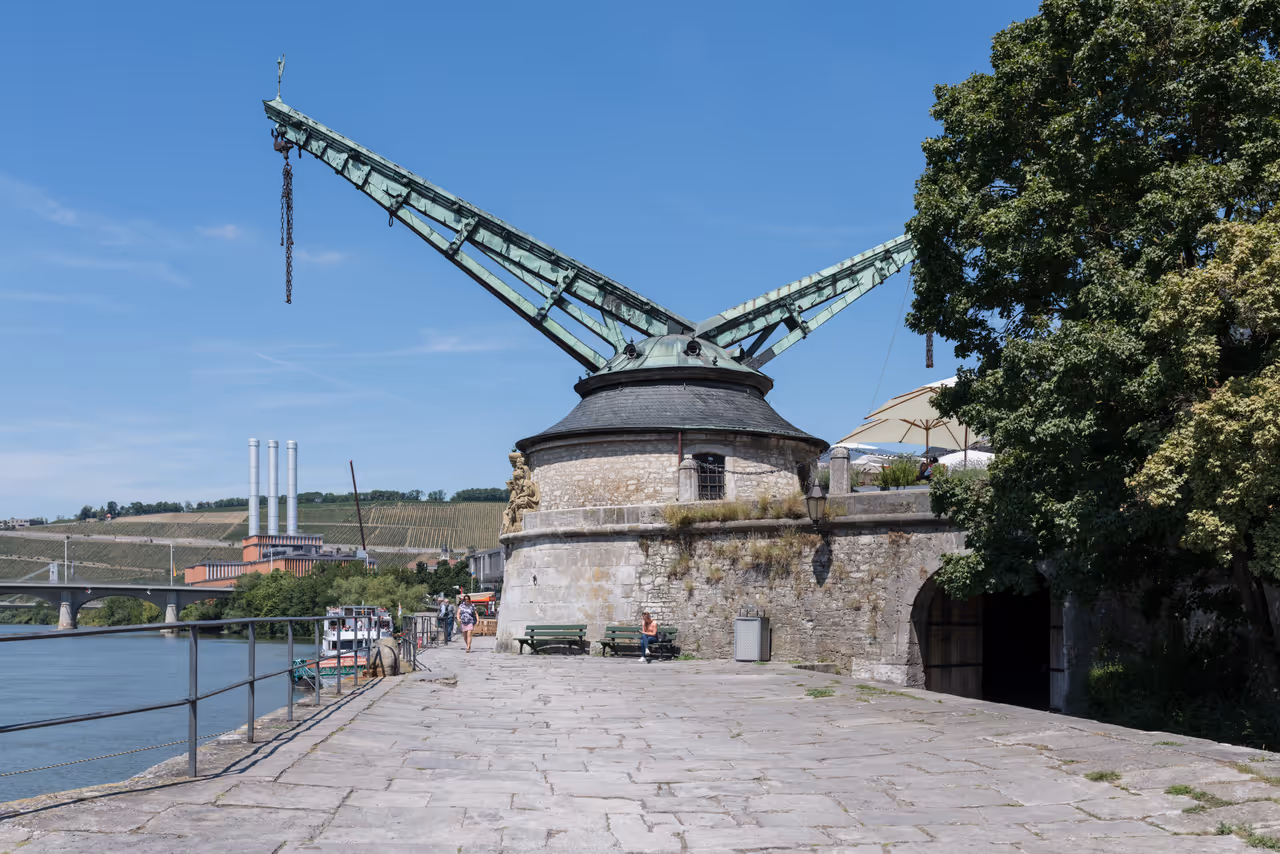 Old crane in Würzburg
