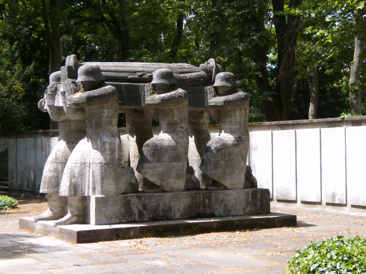 A memorial in the Ringpark in Würzburg