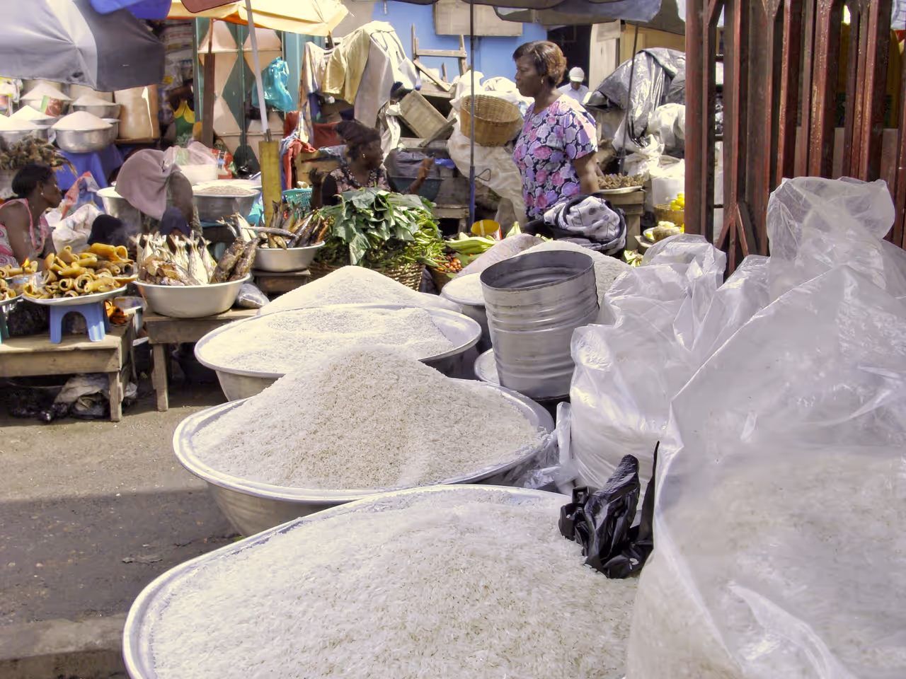 Vibrant markets tour tour in Accra