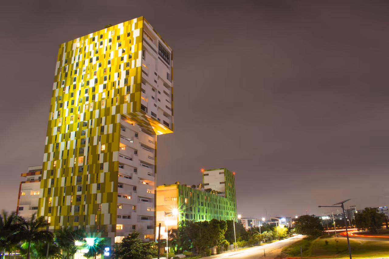 Skybar 25 in Accra