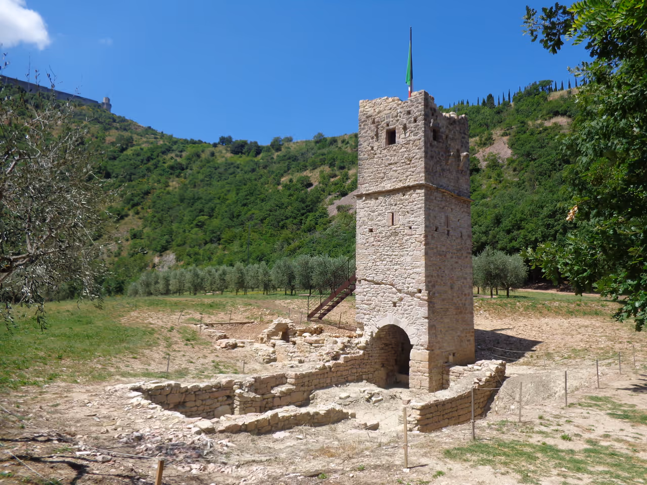 Annamaria Tower, Assisi