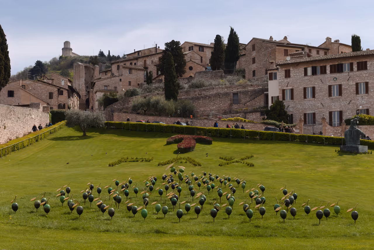 Peace installation of Giuseppe Carta on Piazza Superiore di San Francesco in front of Basilica