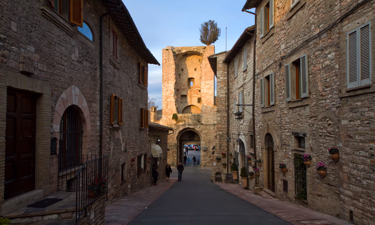 Broken tower in Assisi