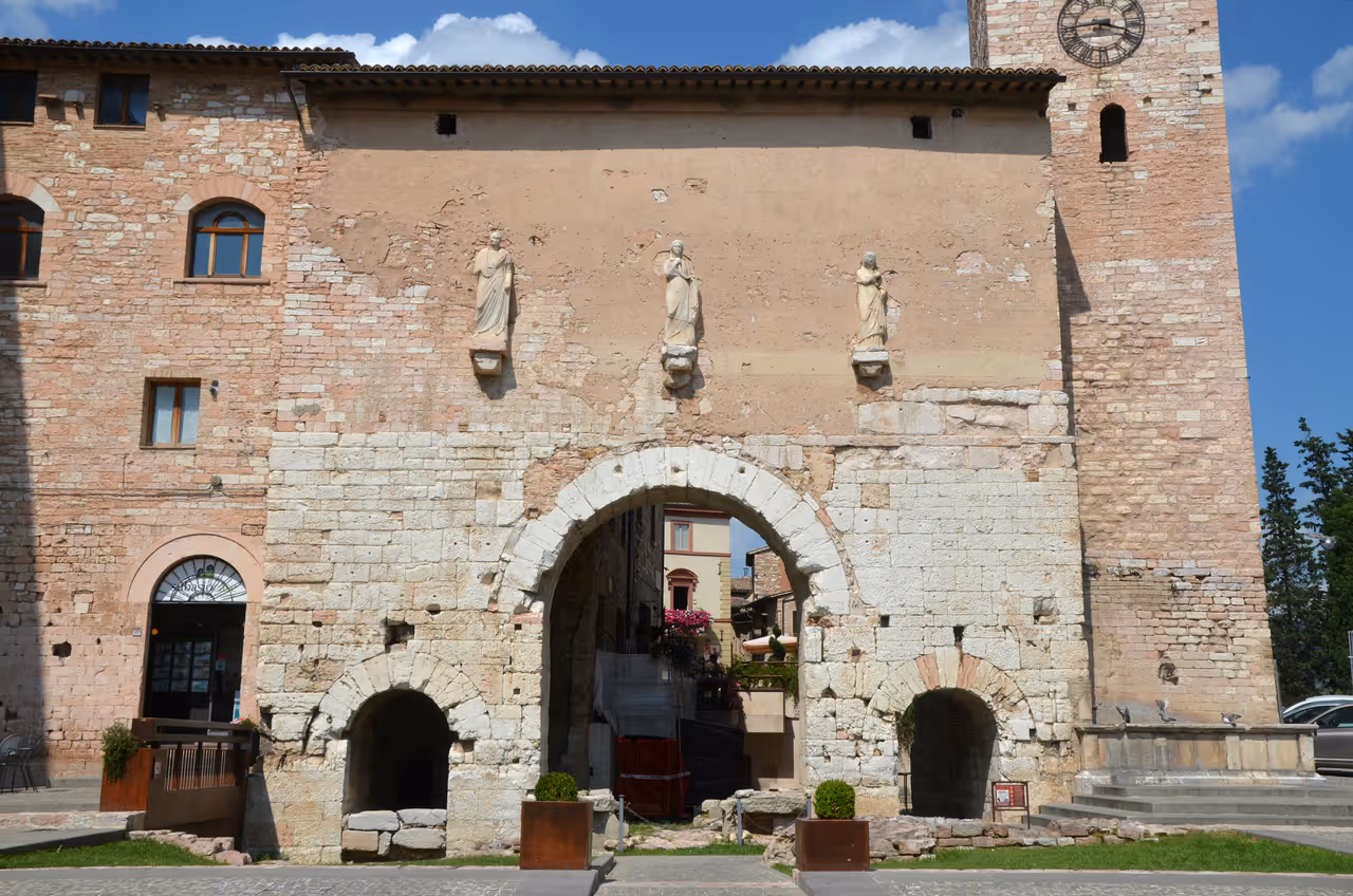 To spello vineyard route cycling in Assisi