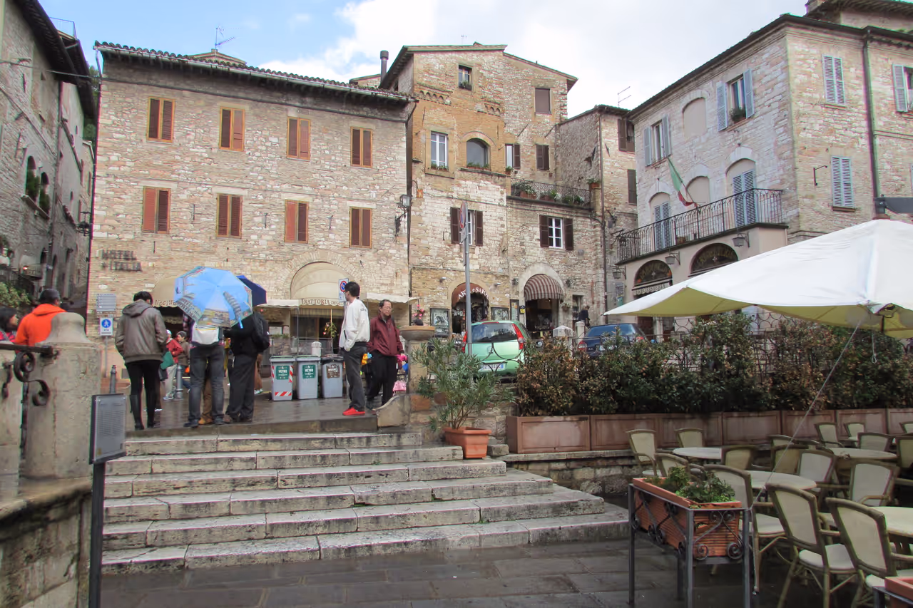 Piazza del comune in Assisi