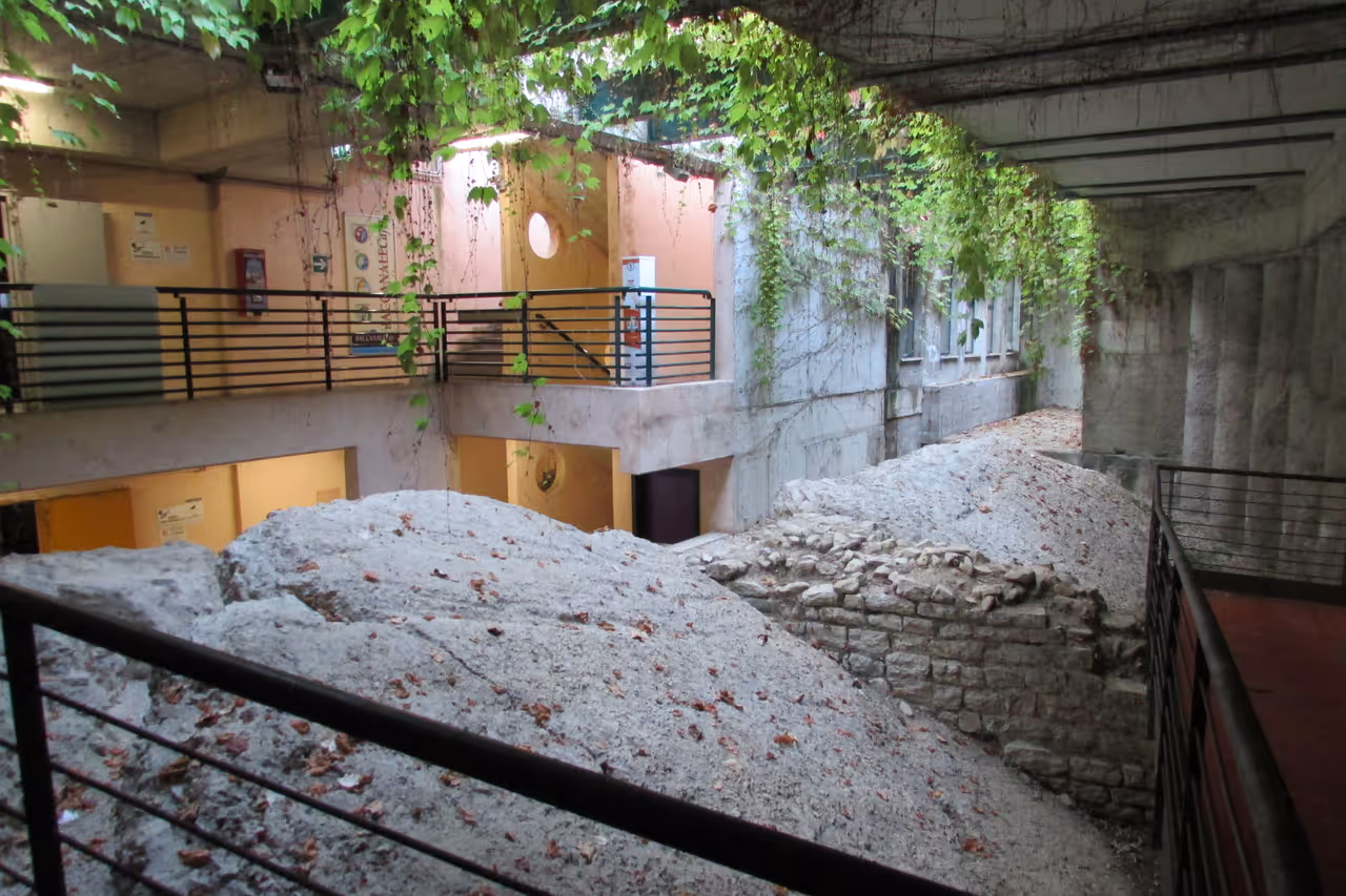 Piazza matteotti environs nightlife spot in Assisi