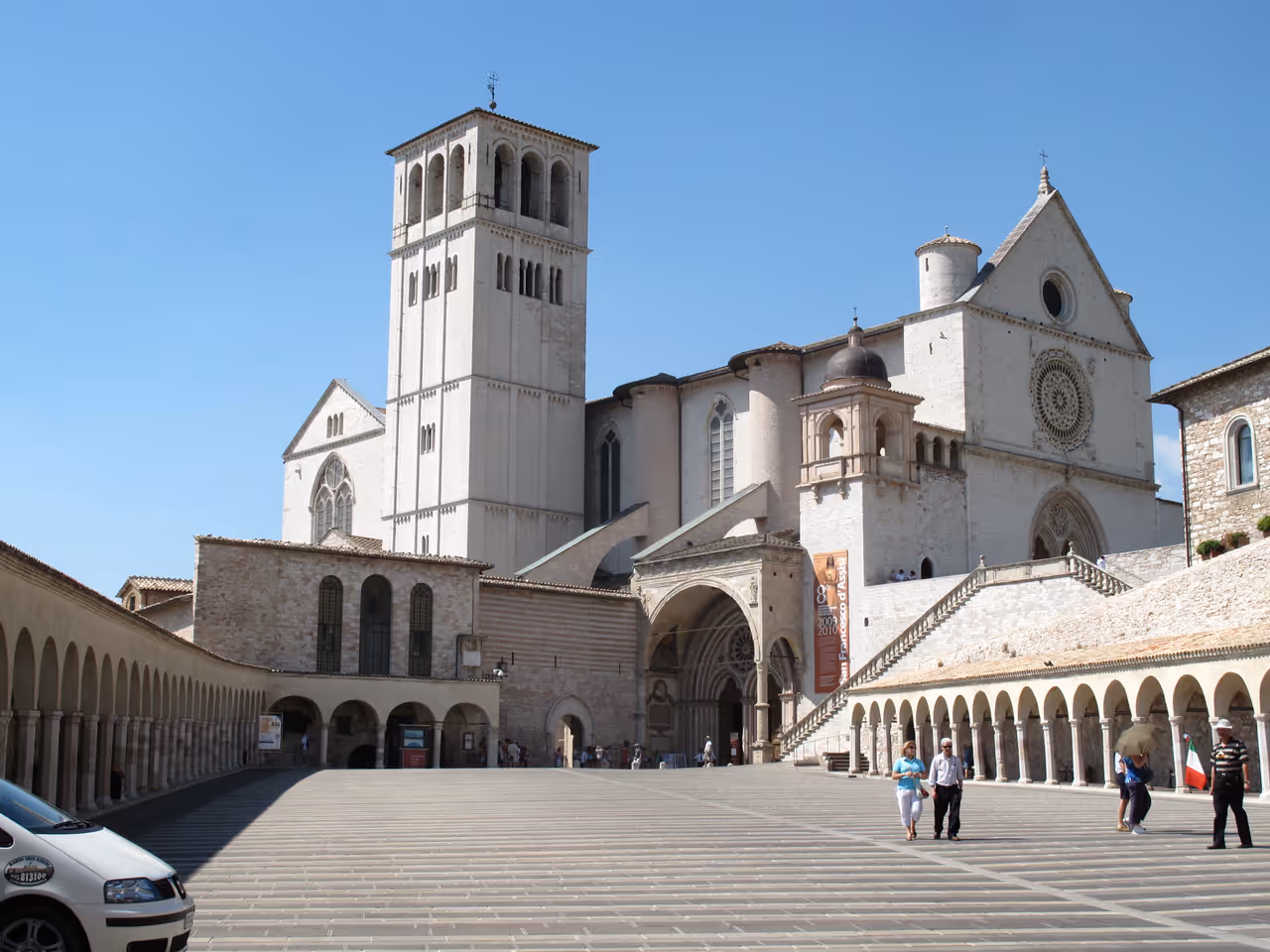 Lower sanctuary approach in Assisi