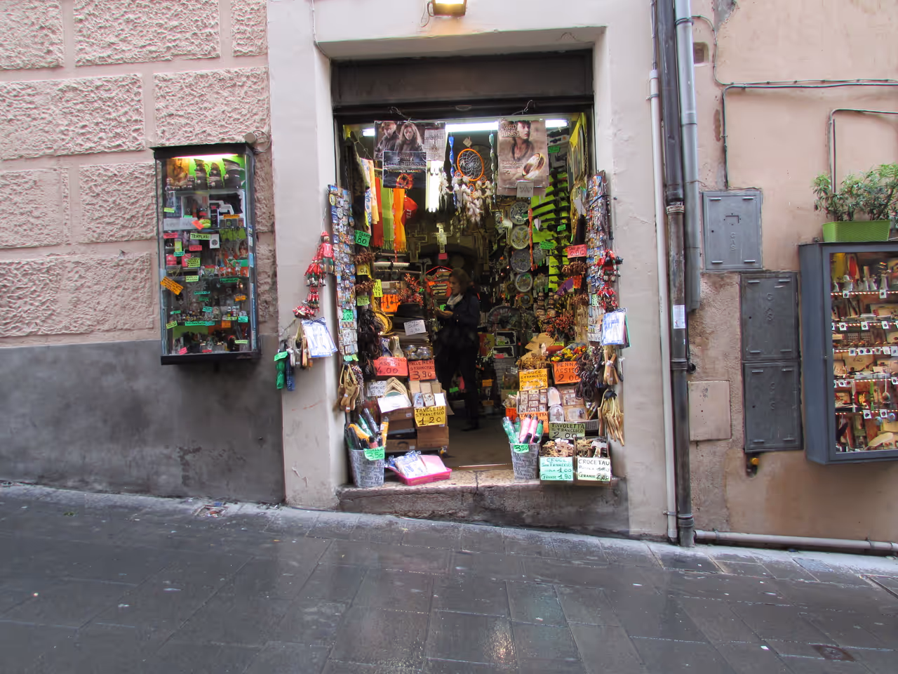 Via portica archways in Assisi