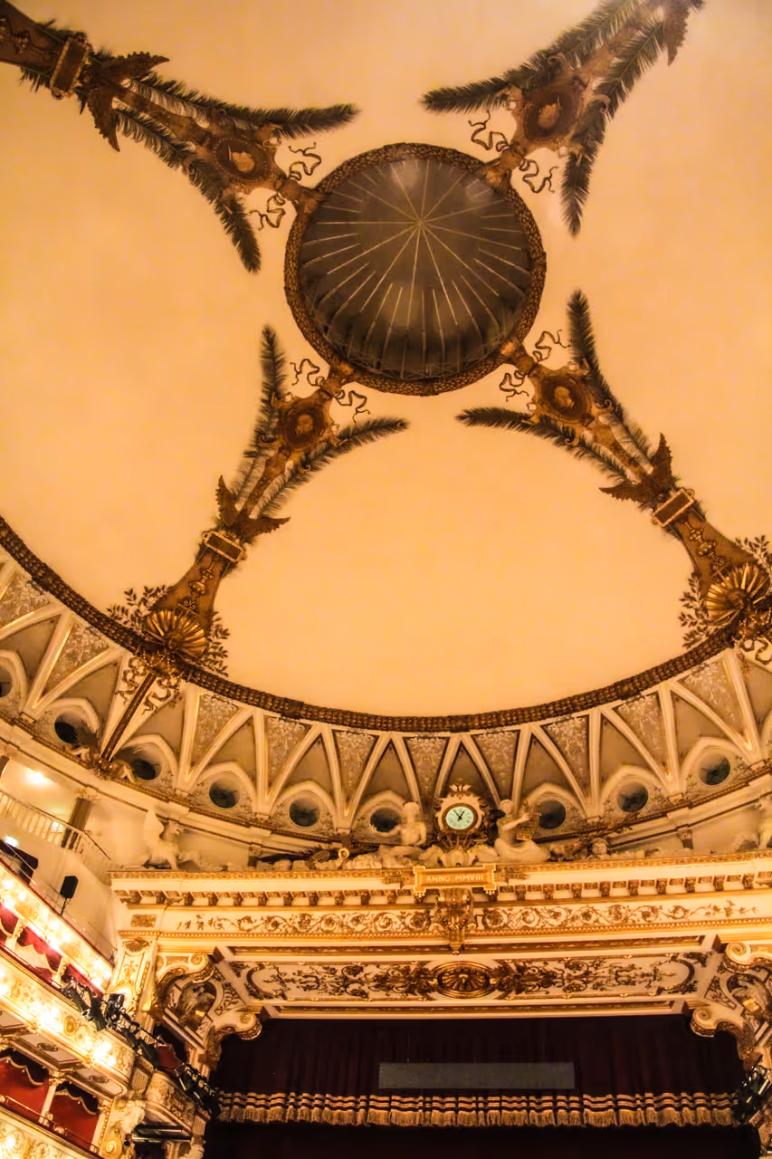Teatro petruzzelli ceiling