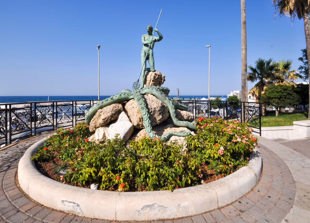 Monument to the fisherman, Bari