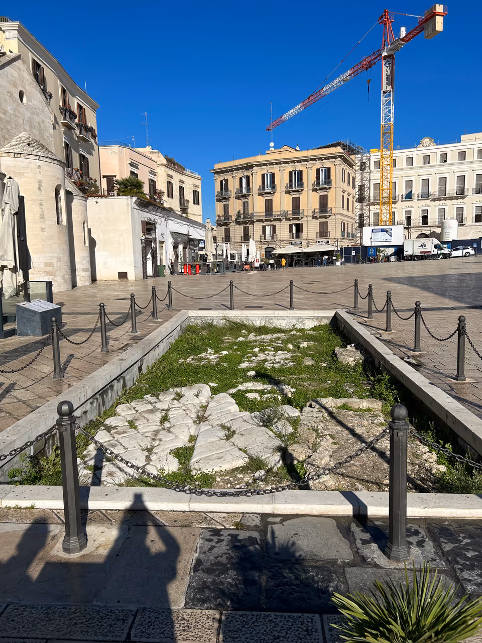 The archaeological excavations in Piazza del Ferrarese seen from Strada Vallisa