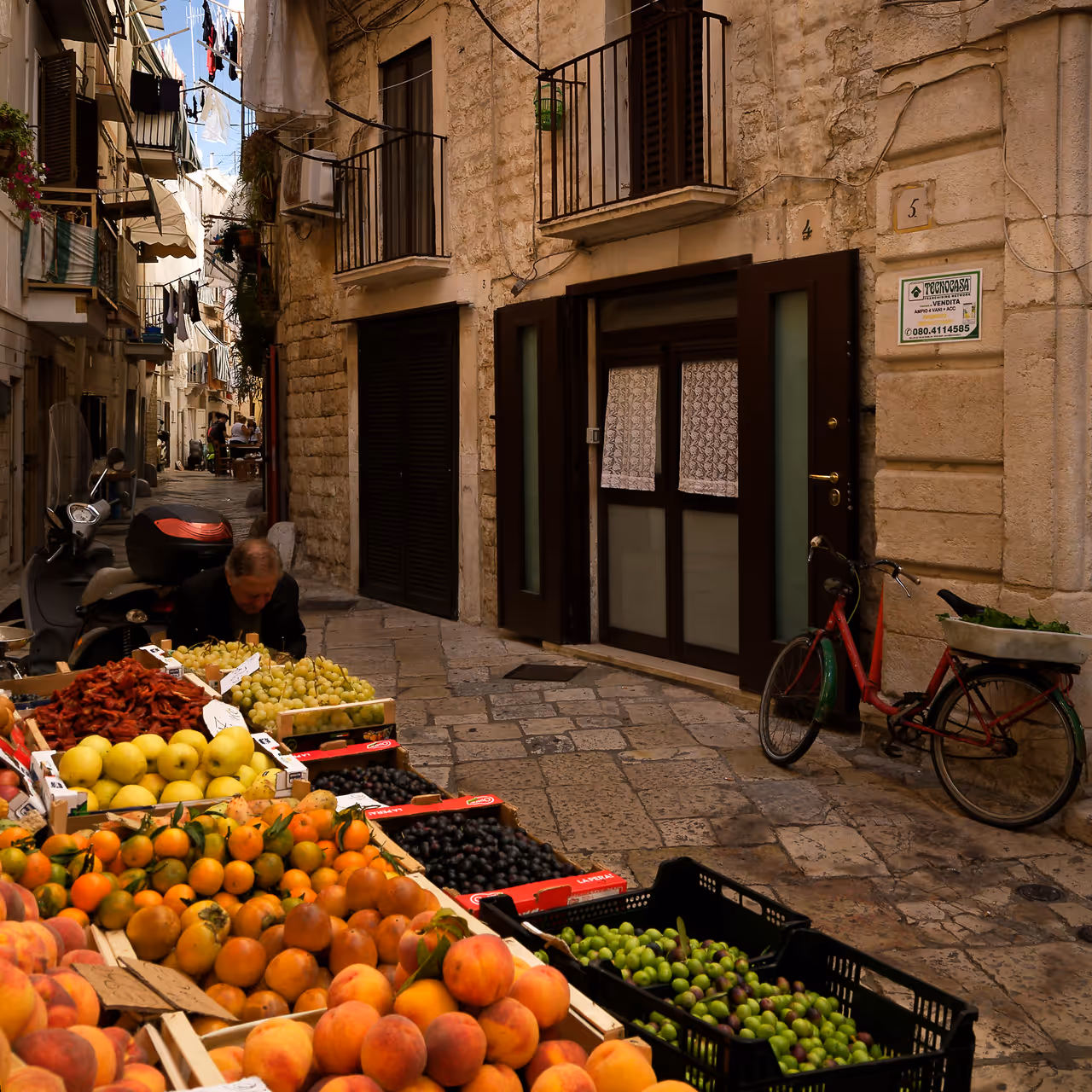 Grocery shop at the corner of Strada Arco Basso and Strada Barone