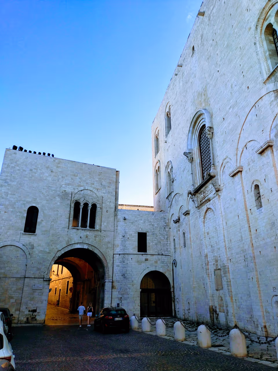 San nicola pier bars nightlife spot in Bari