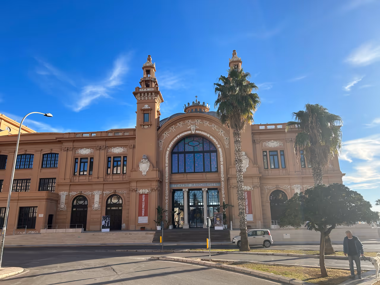 Vittorio emanuele boulevard nightlife spot in Bari