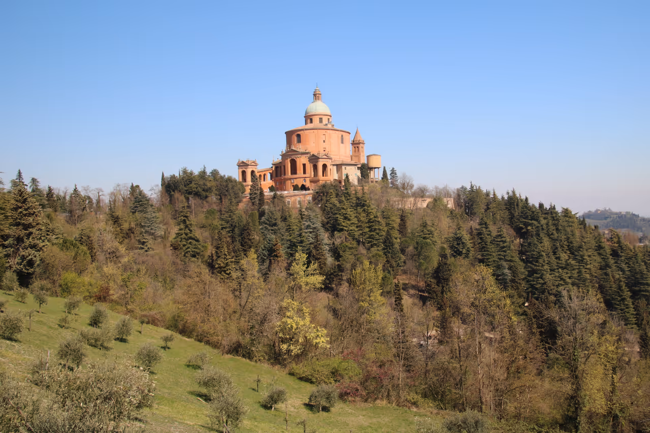 Hiking in Bologna