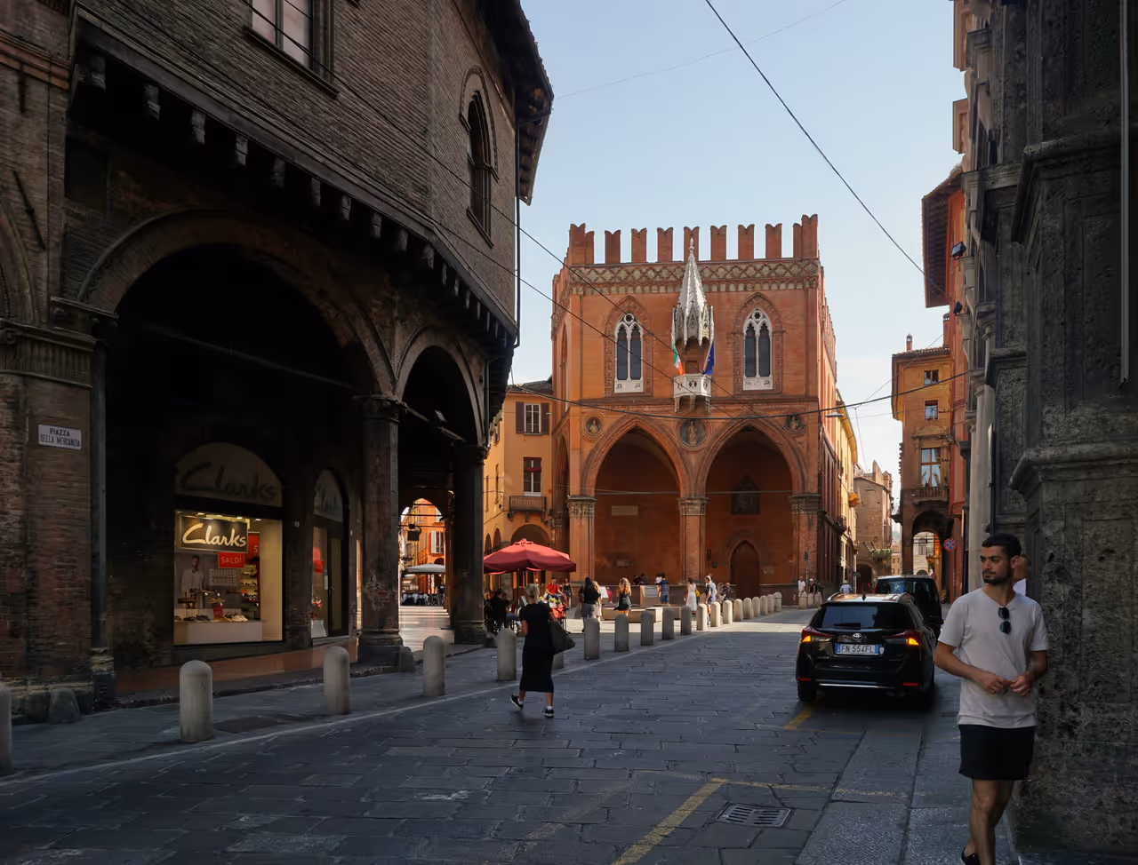 Bologna, Mercanzia Palace at Mercanzia Square