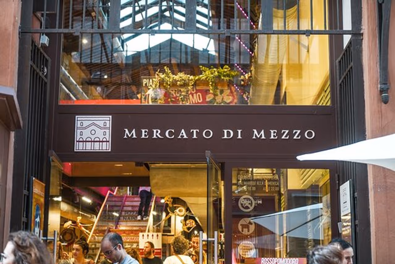 Middle market market in Bologna