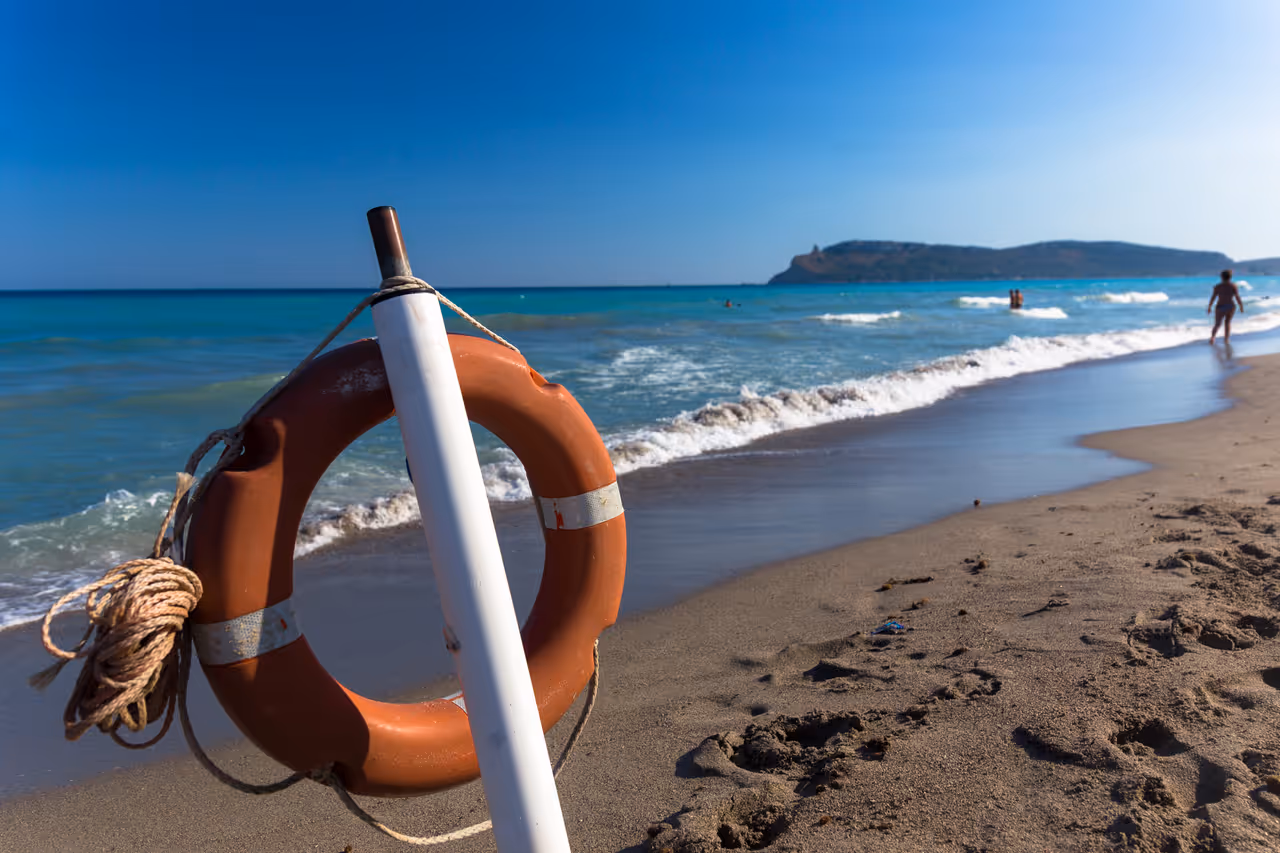 Stand-up paddleboarding at poetto in Cagliari