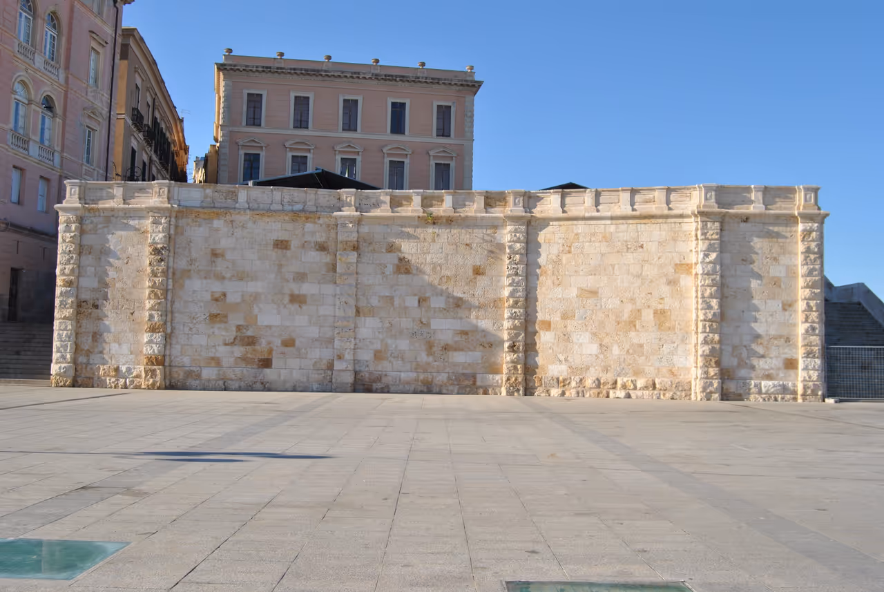Walk the citadel walls free activity in Cagliari