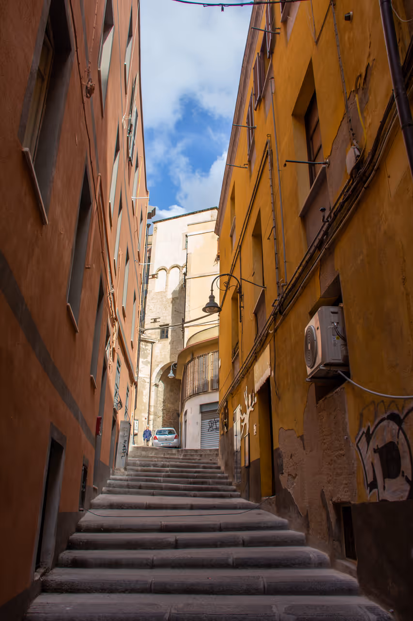 Vittorio emanuele ii avenue nightlife spot in Cagliari