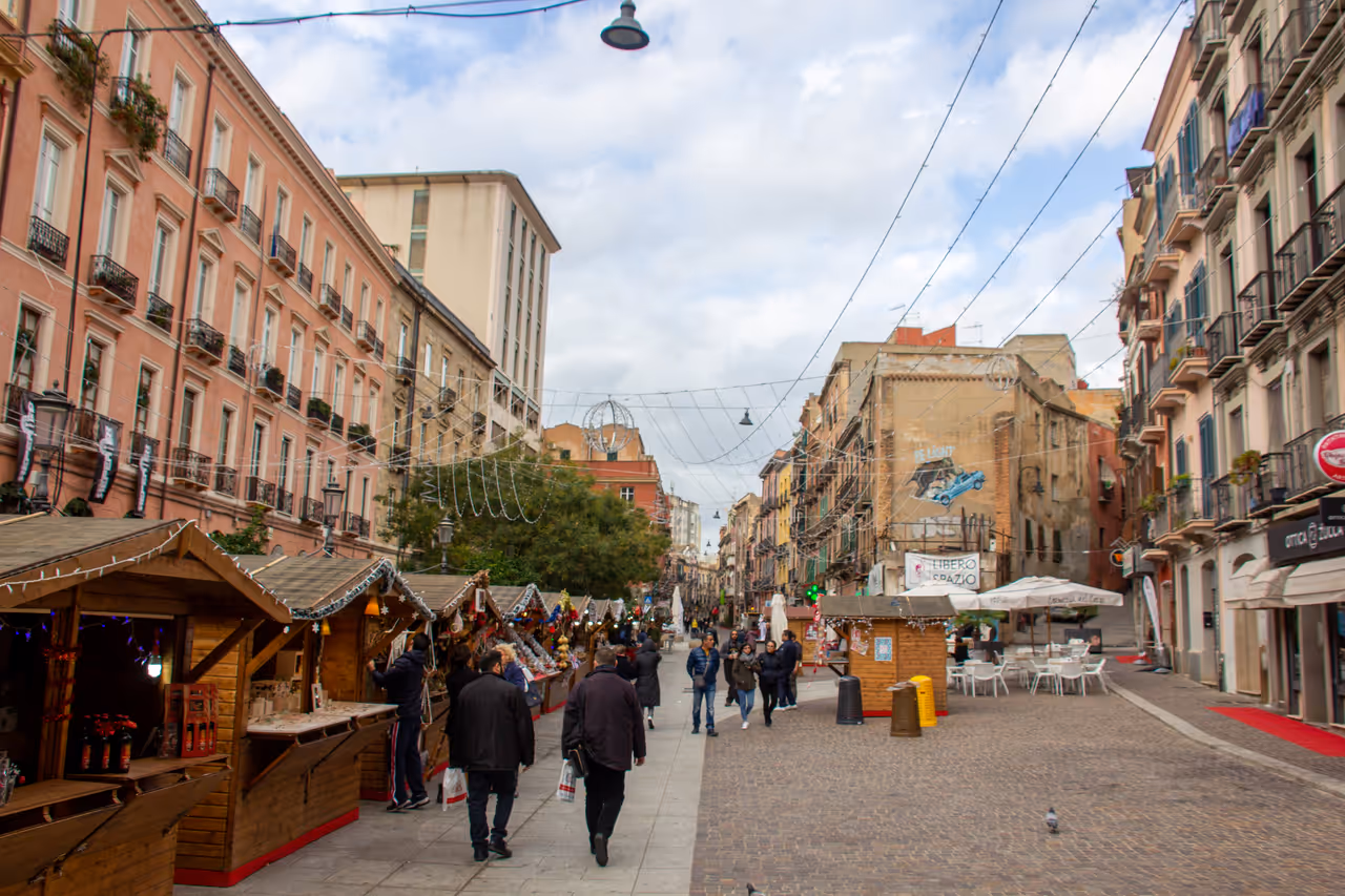 Vittorio emanuele ii avenue nightlife spot in Cagliari