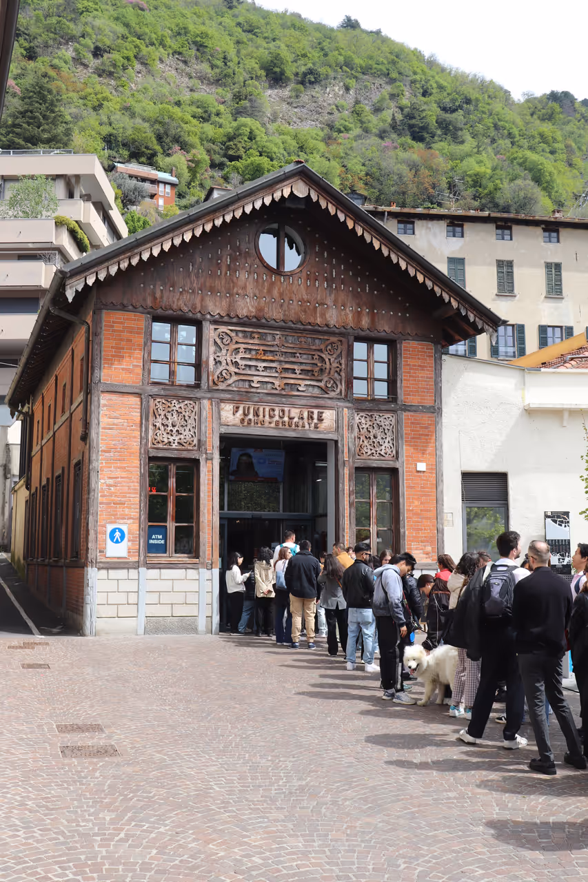 Brunate funicular in Como