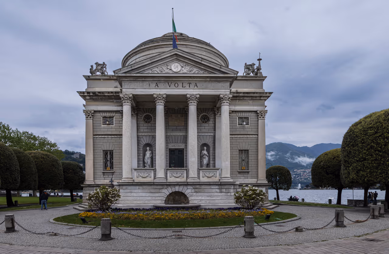 Volta temple in Como