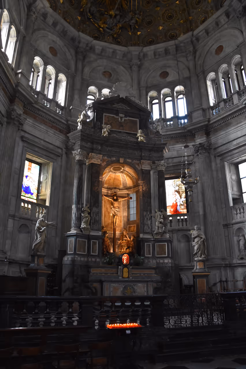 Interior of Como Cathedral