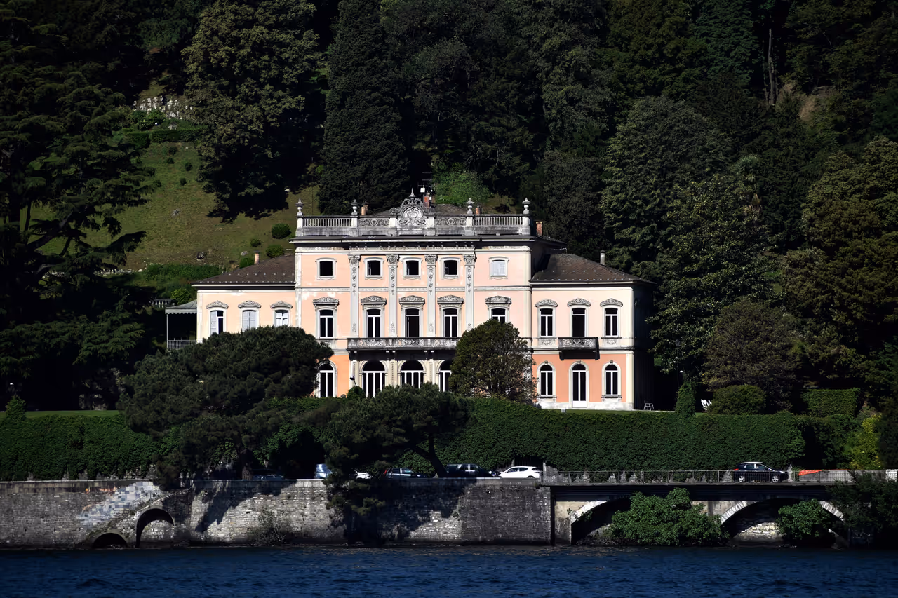 Grumello villa park in Como