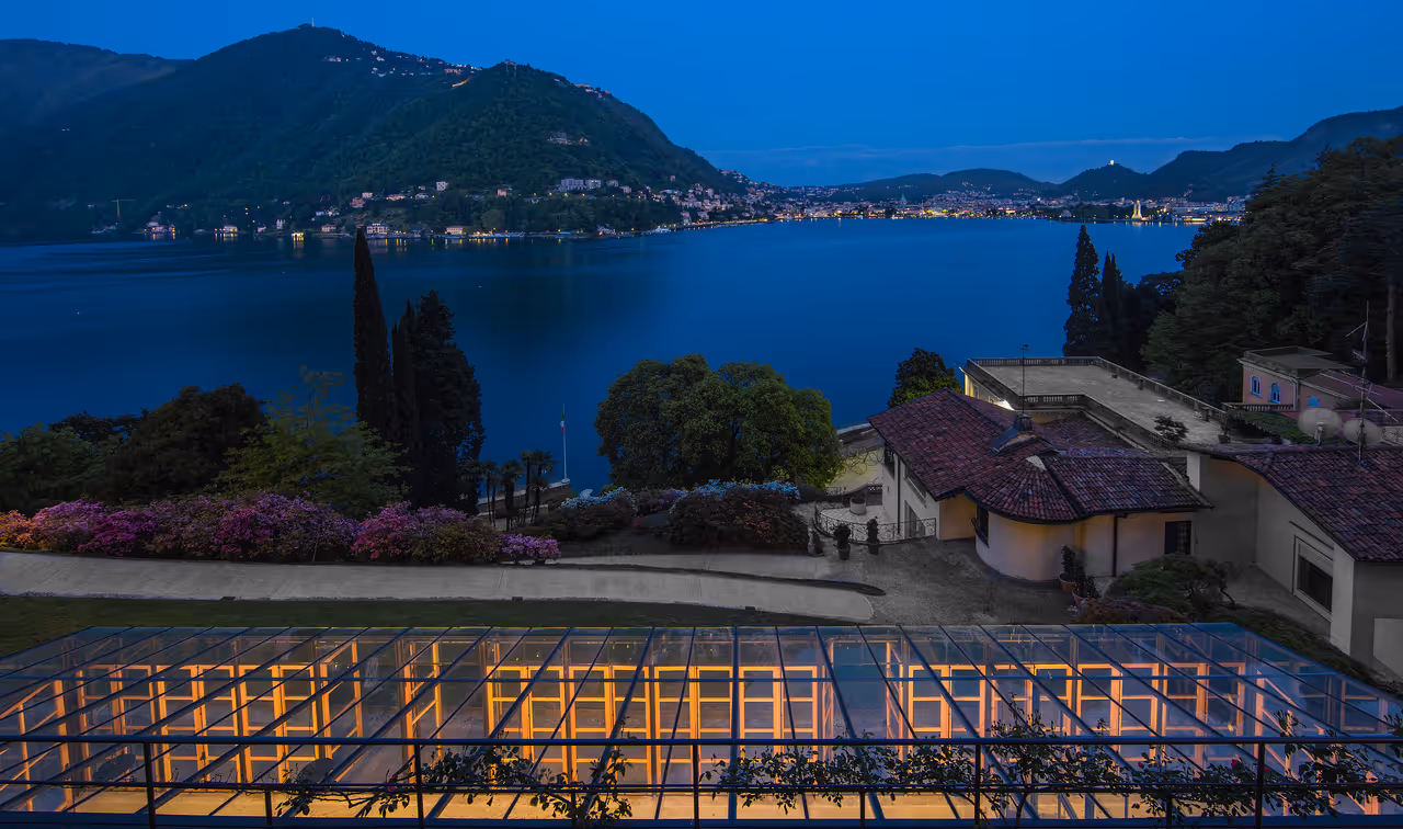 Grumello villa park in Como