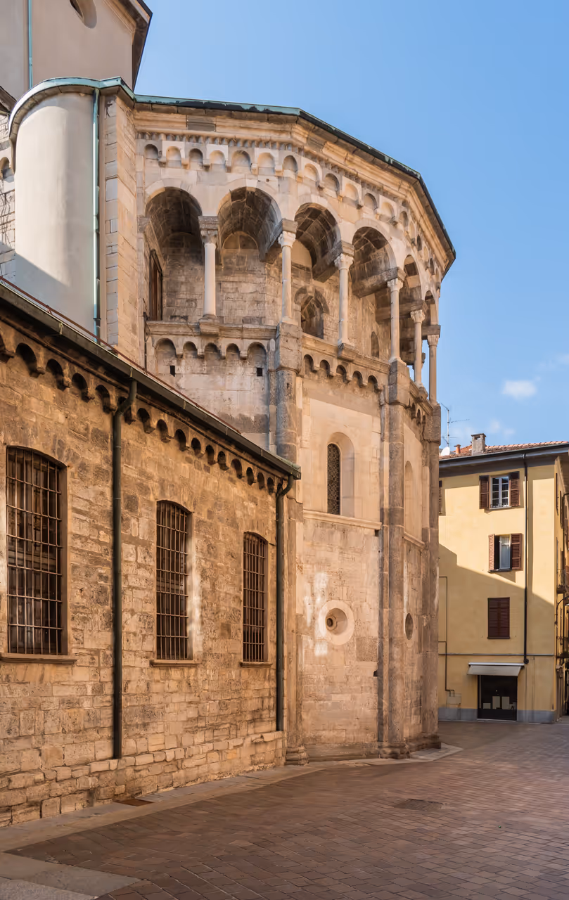 San fedele square in Como