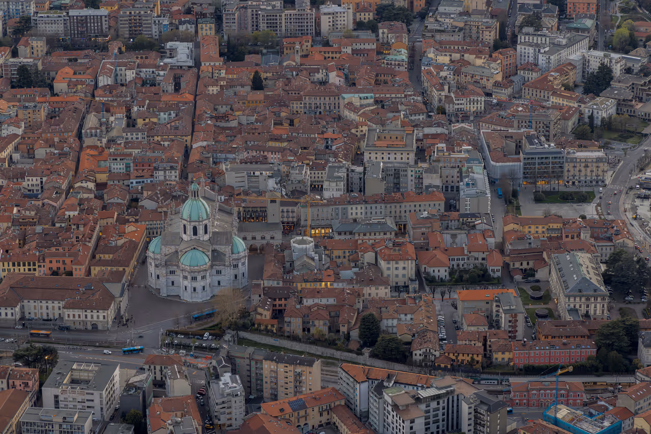 The walled city nightlife spot in Como