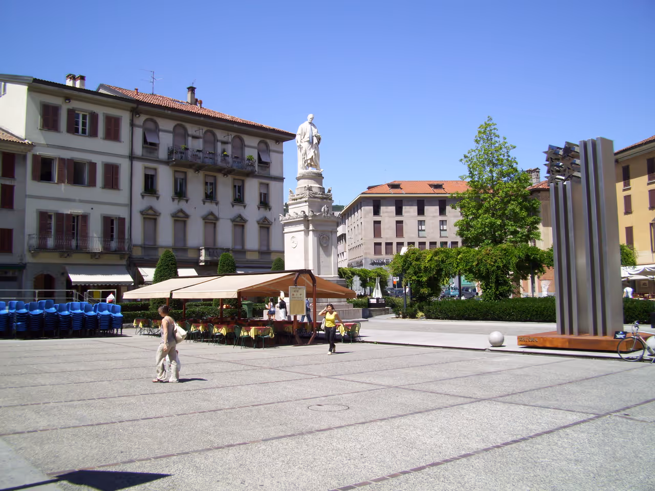 Volta square nightlife spot in Como