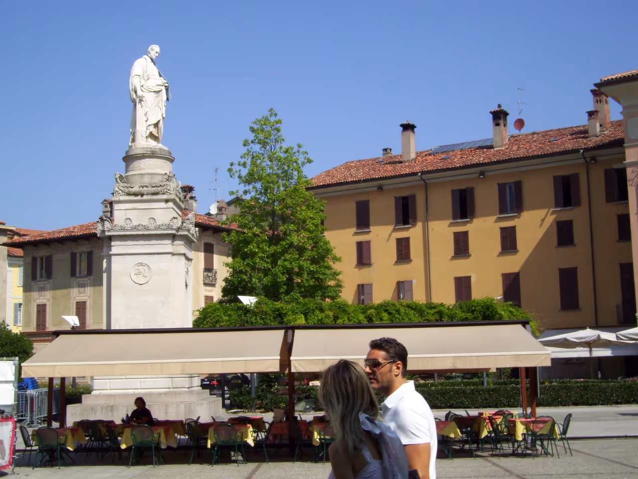 Volta square nightlife spot in Como