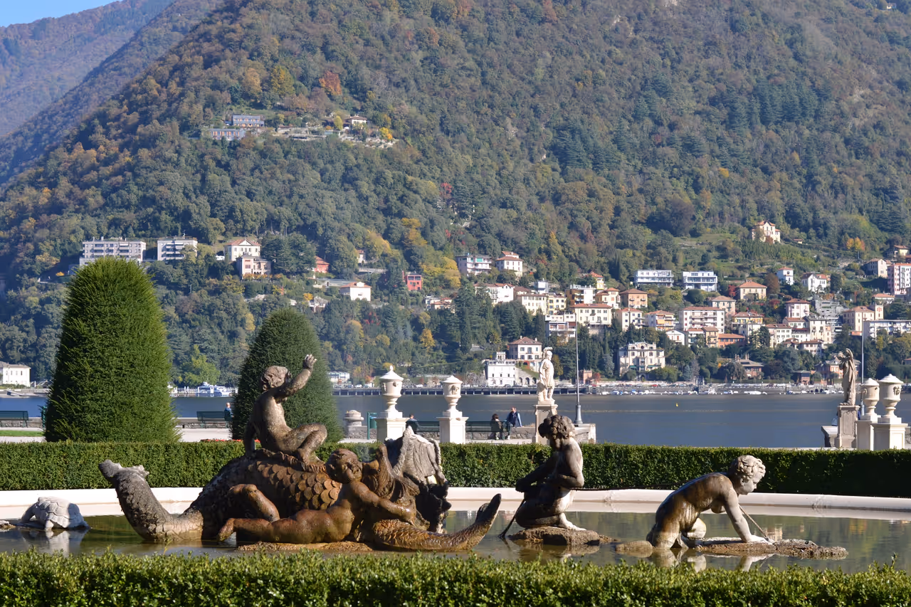 Fountain in Villa olmo in Como