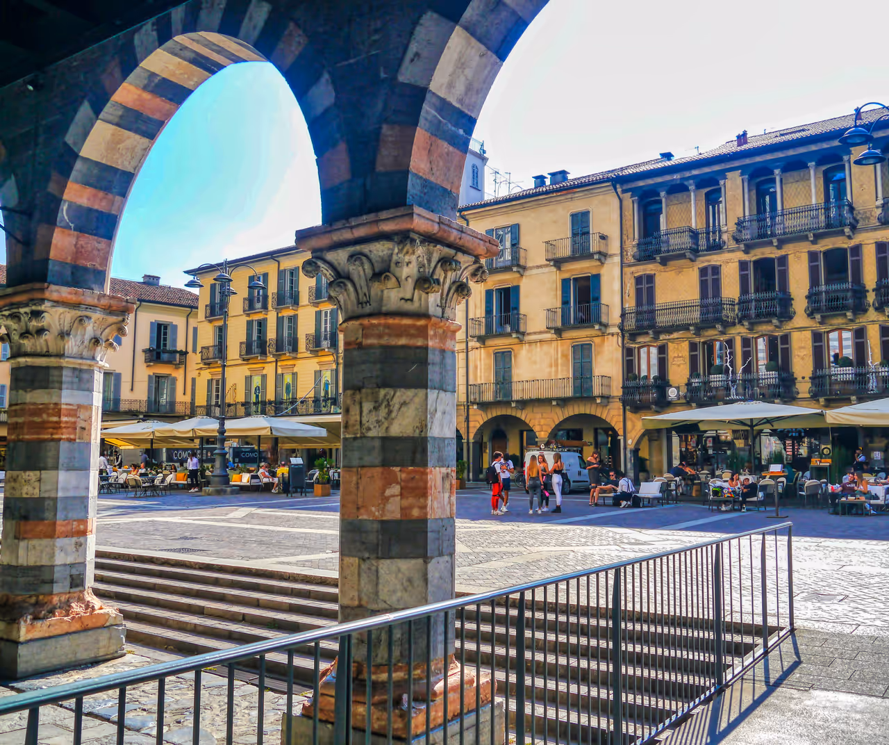 Cathedral square in Como