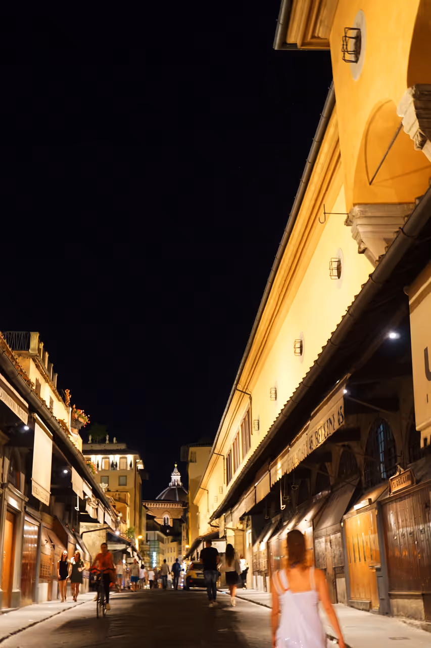 Walking in Ponte vecchio in Florence