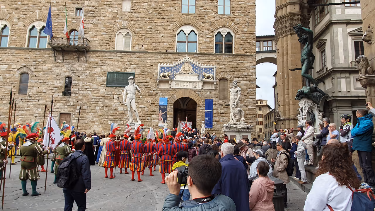 Explosion of the cart festival in Florence