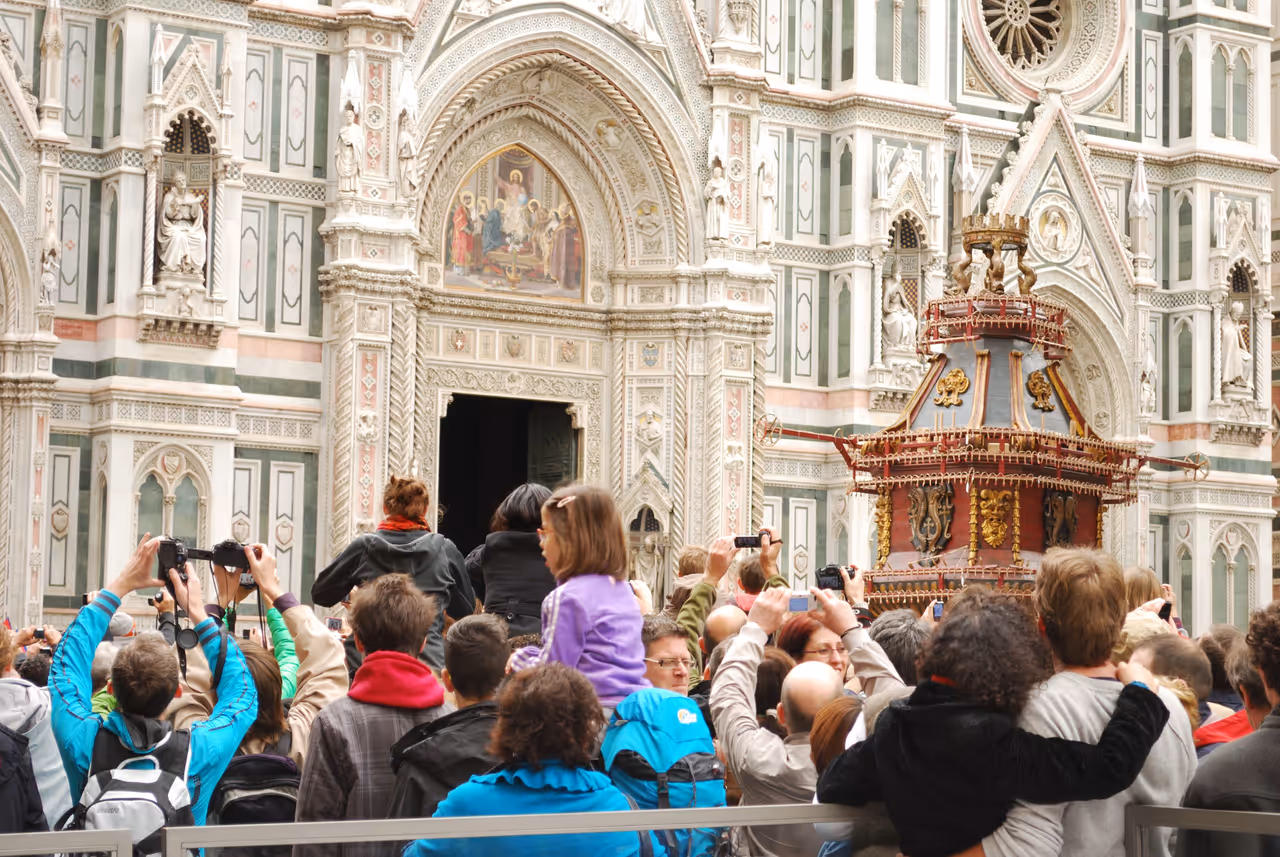 Explosion of the cart festival in Florence