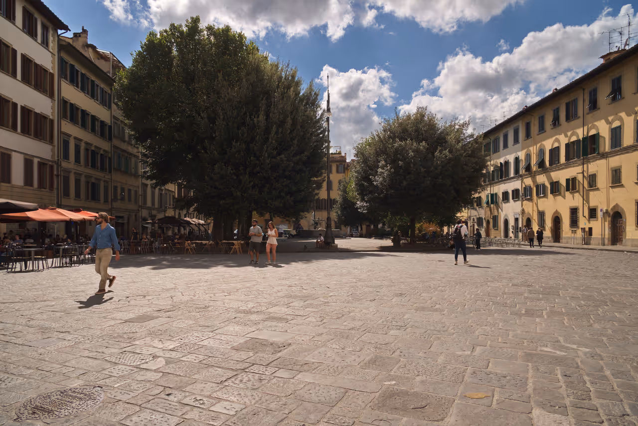 Santo spirito square nightlife spot in Florence